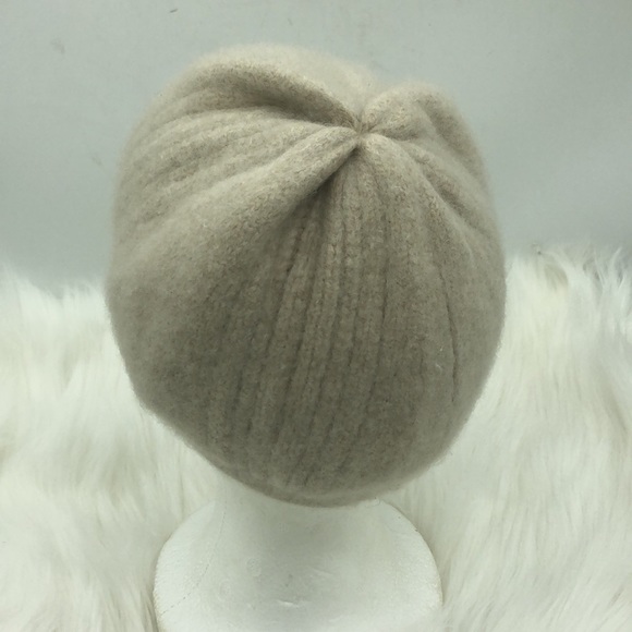AGNONA WHITE CASHMERE BEANIE HAT WOMEN’S MADE IN ITALY BEIGE - Picture 3 of 8